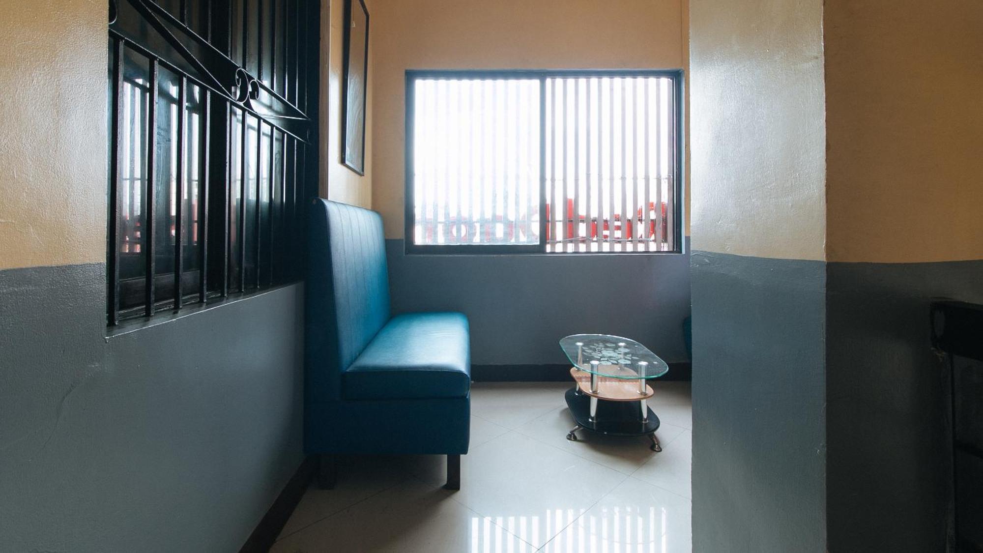 Reddoorz At V-Cat Apartelle Sampaloc Manila Exterior photo