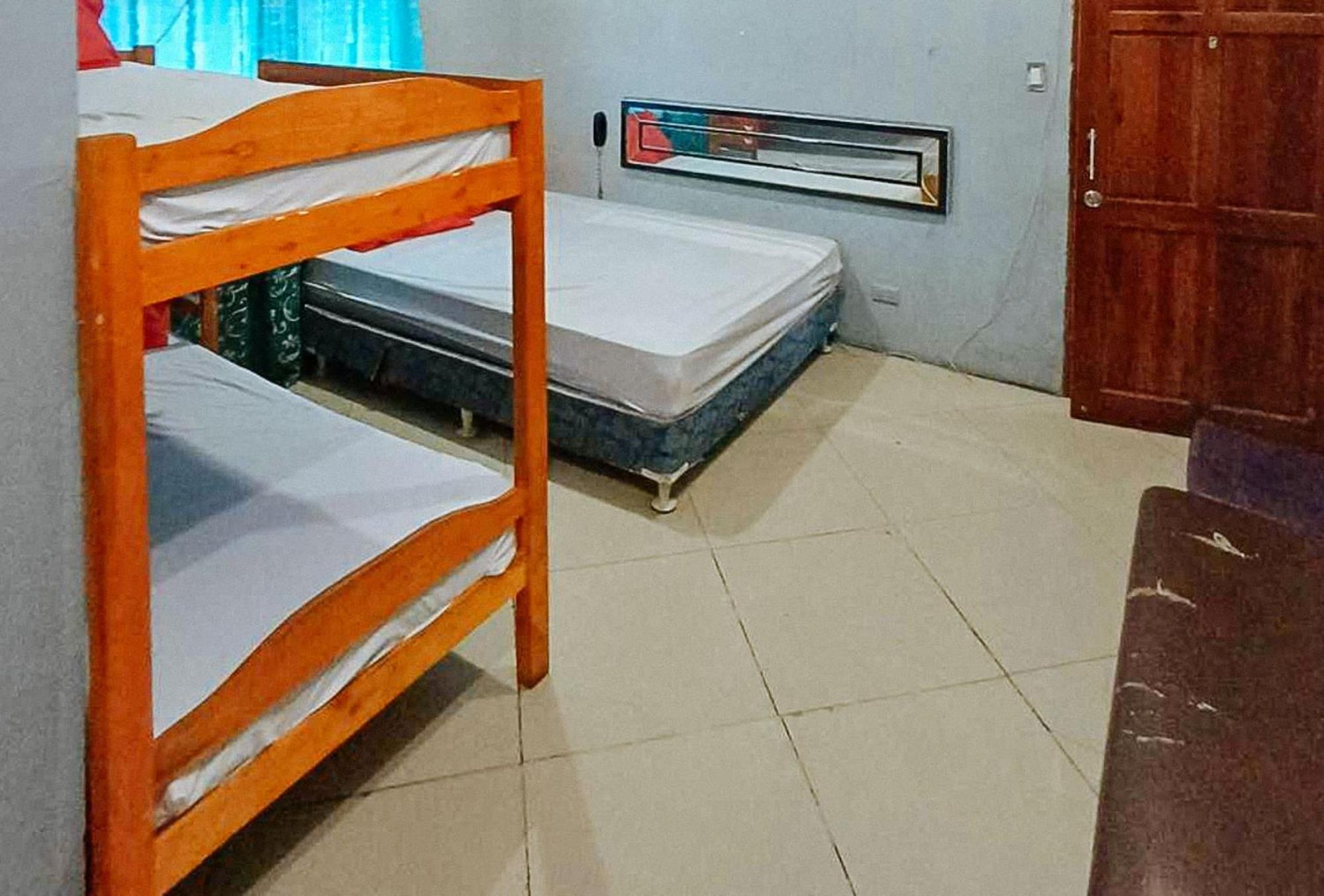 Reddoorz At V-Cat Apartelle Sampaloc Manila Exterior photo